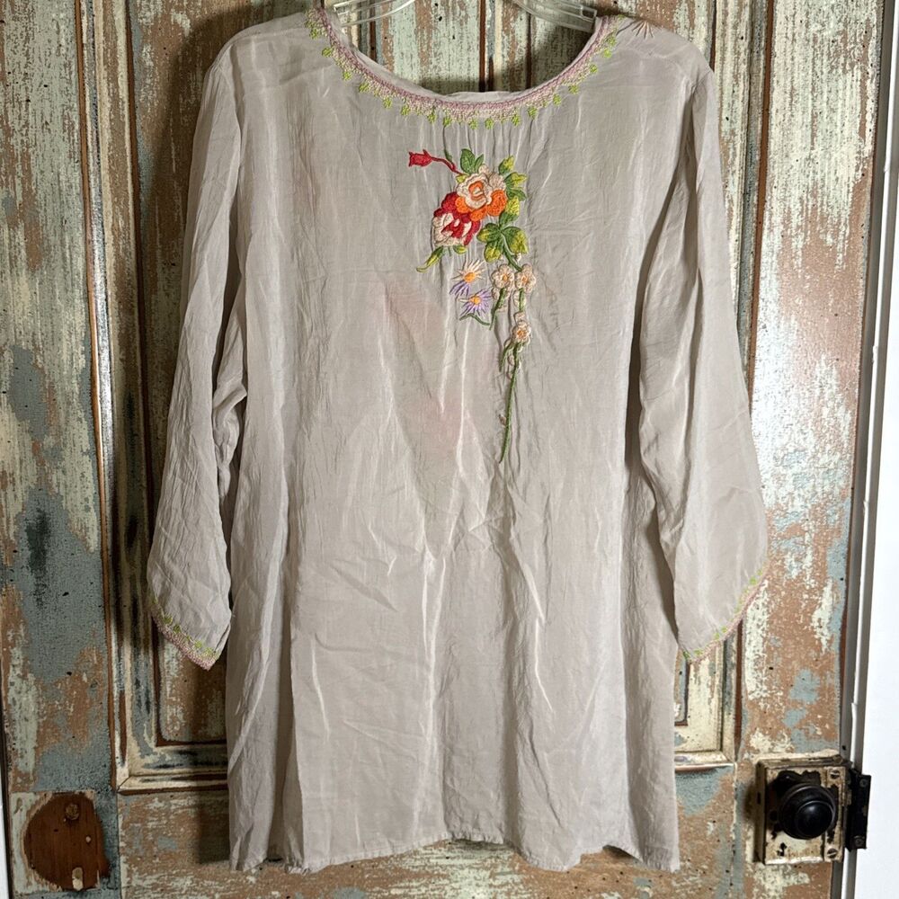 Johnny Was Taupe Top V Neck Extensive Floral Embroidery Large SEE LISTING - Picture 16 of 16